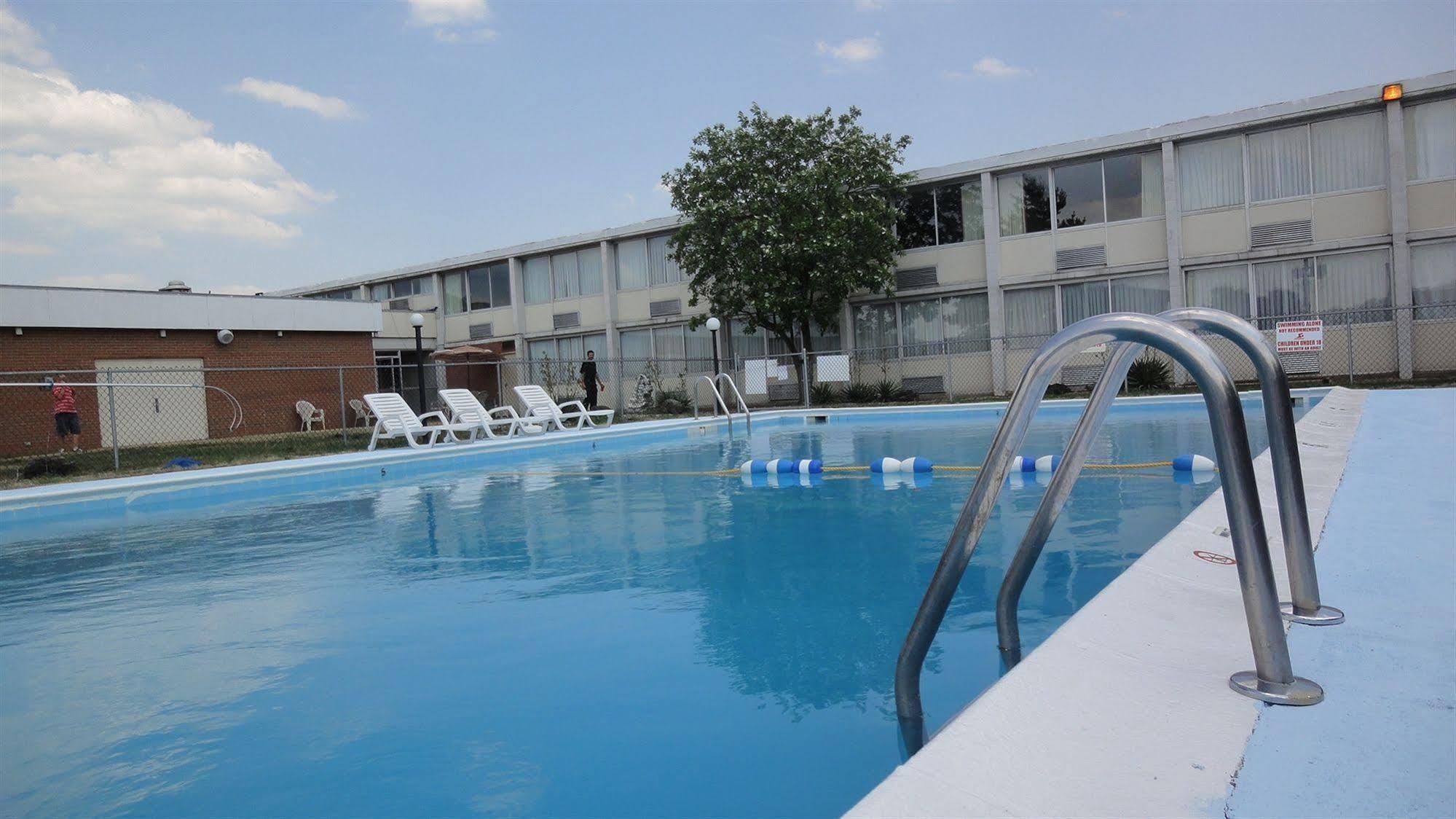 Fairborn Hotel And Inn Ngoại thất bức ảnh